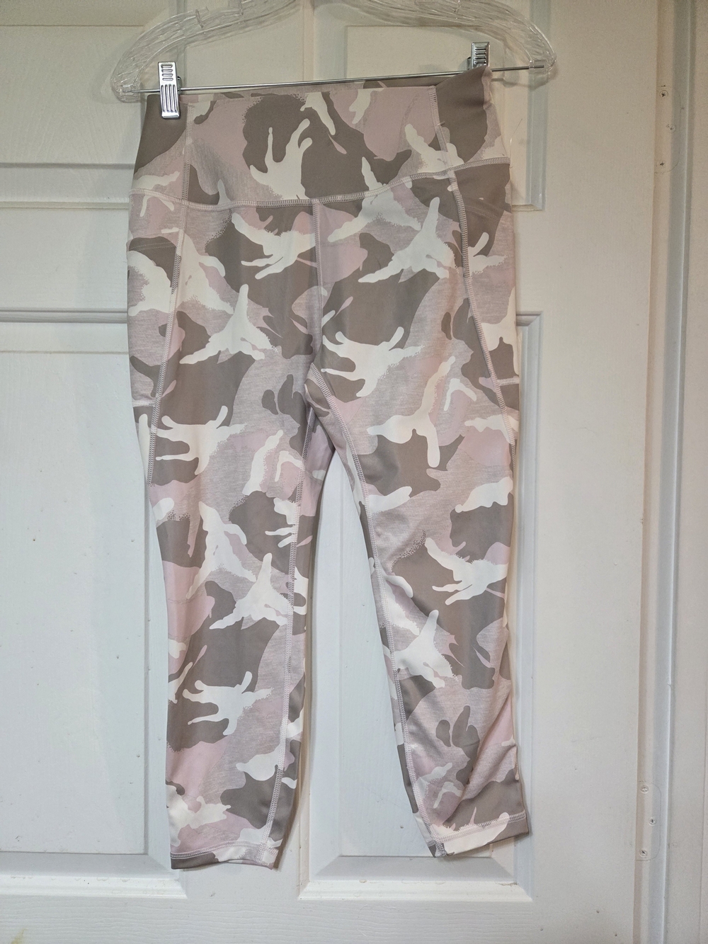 GAP Sculpt Revolution Camo Leggings in Soft Pink and Taupe